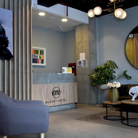Em Hotel Corferias Embajada Americana 보고타 외부 사진
