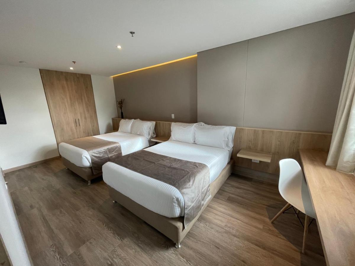 Em Hotel Corferias Embajada Americana 보고타 외부 사진