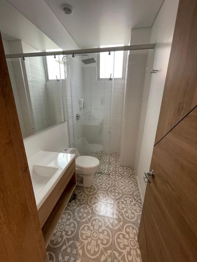 Em Hotel Corferias Embajada Americana 보고타 외부 사진