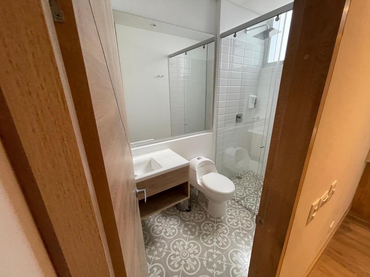 Em Hotel Corferias Embajada Americana 보고타 외부 사진