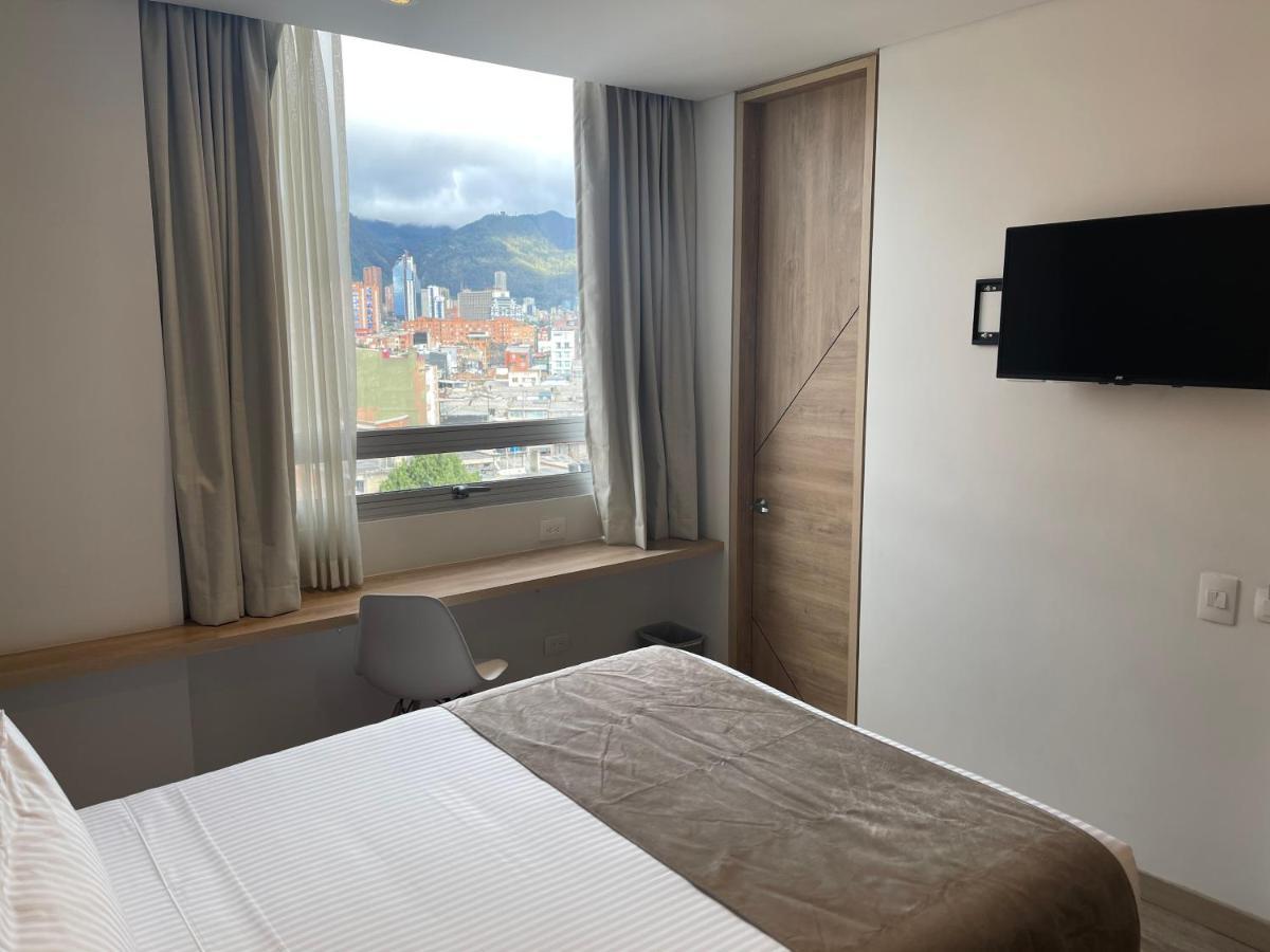 Em Hotel Corferias Embajada Americana 보고타 외부 사진