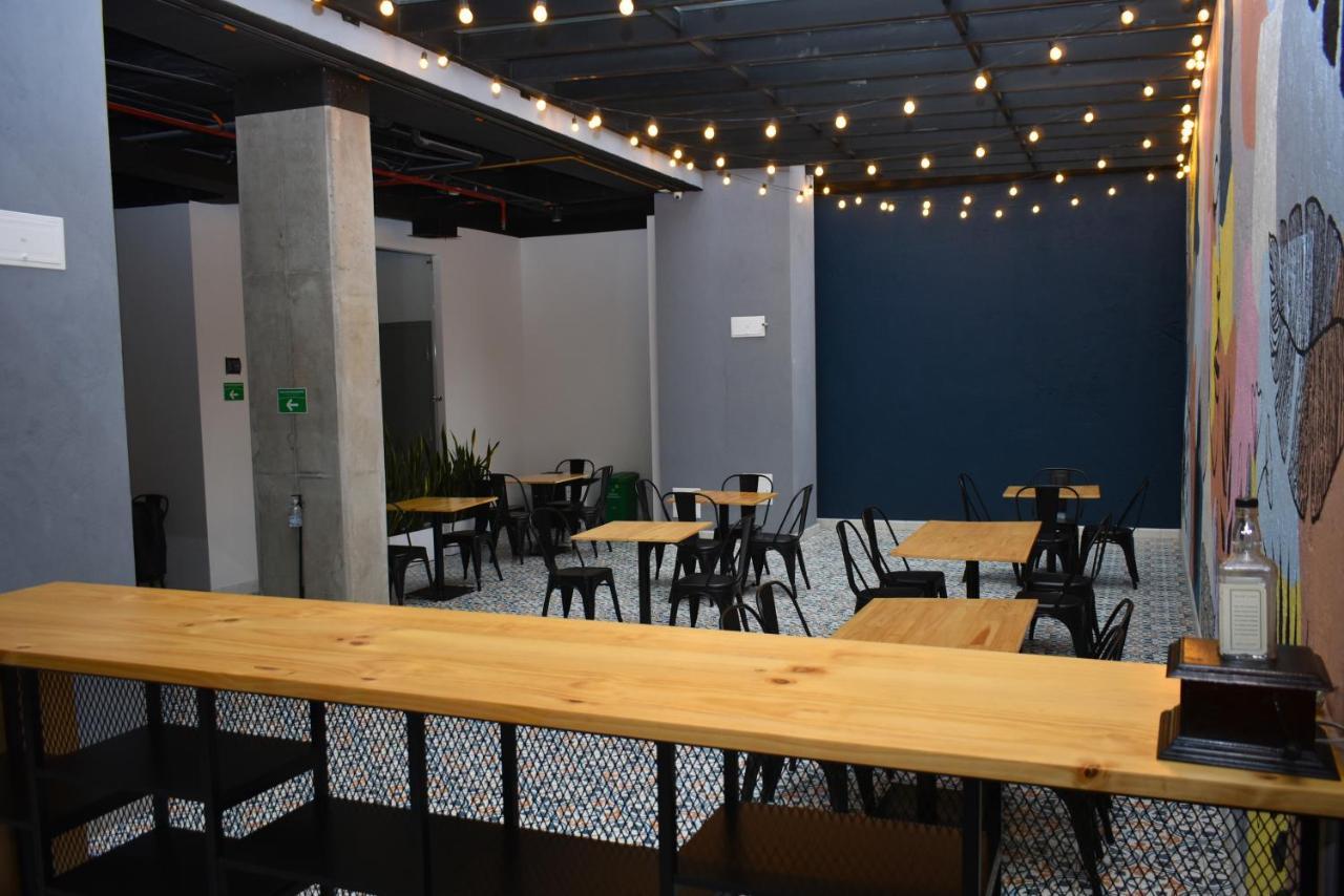 Em Hotel Corferias Embajada Americana 보고타 외부 사진