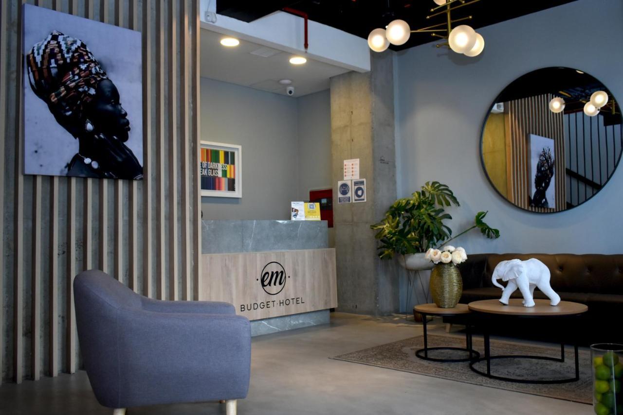 Em Hotel Corferias Embajada Americana 보고타 외부 사진