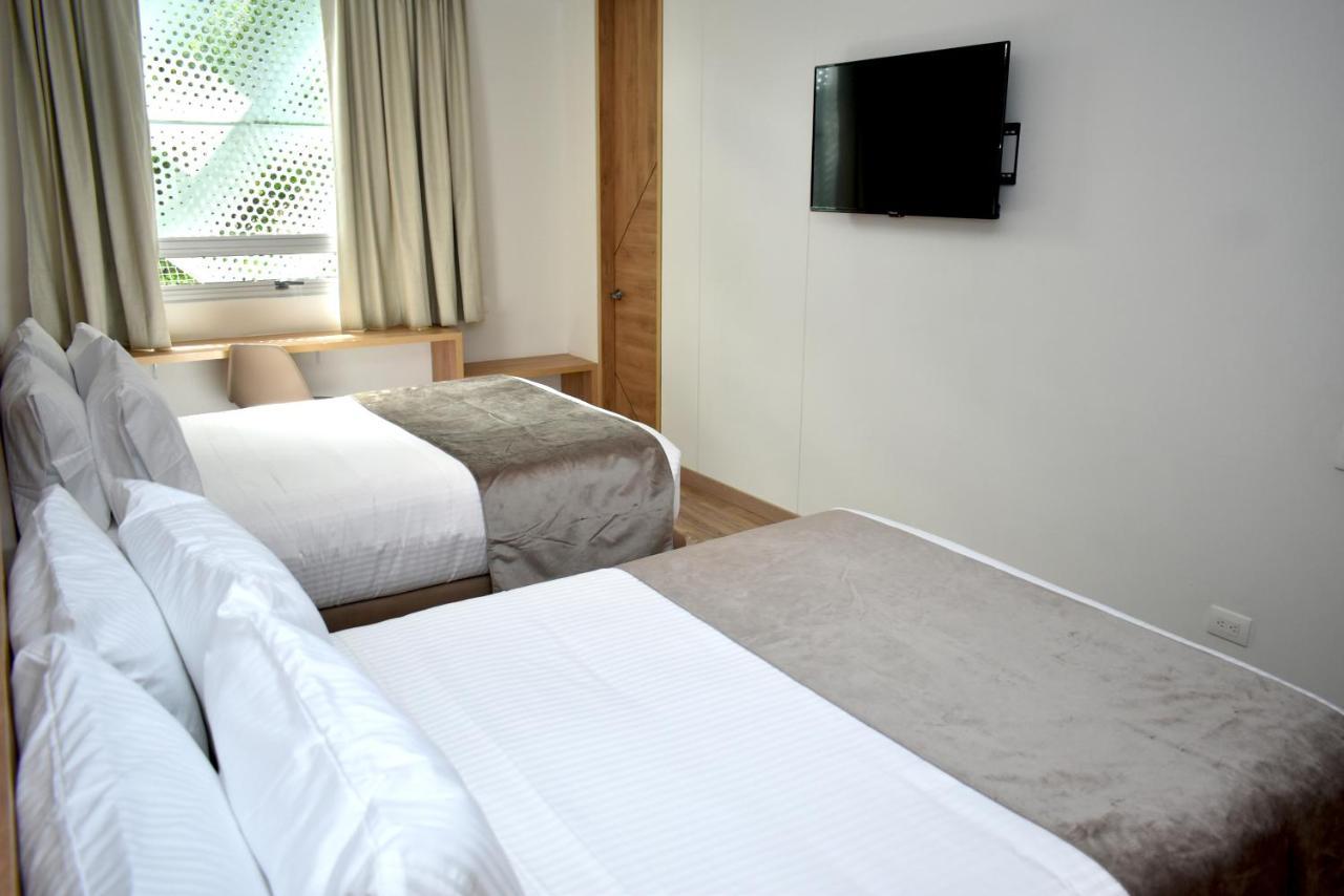 Em Hotel Corferias Embajada Americana 보고타 외부 사진