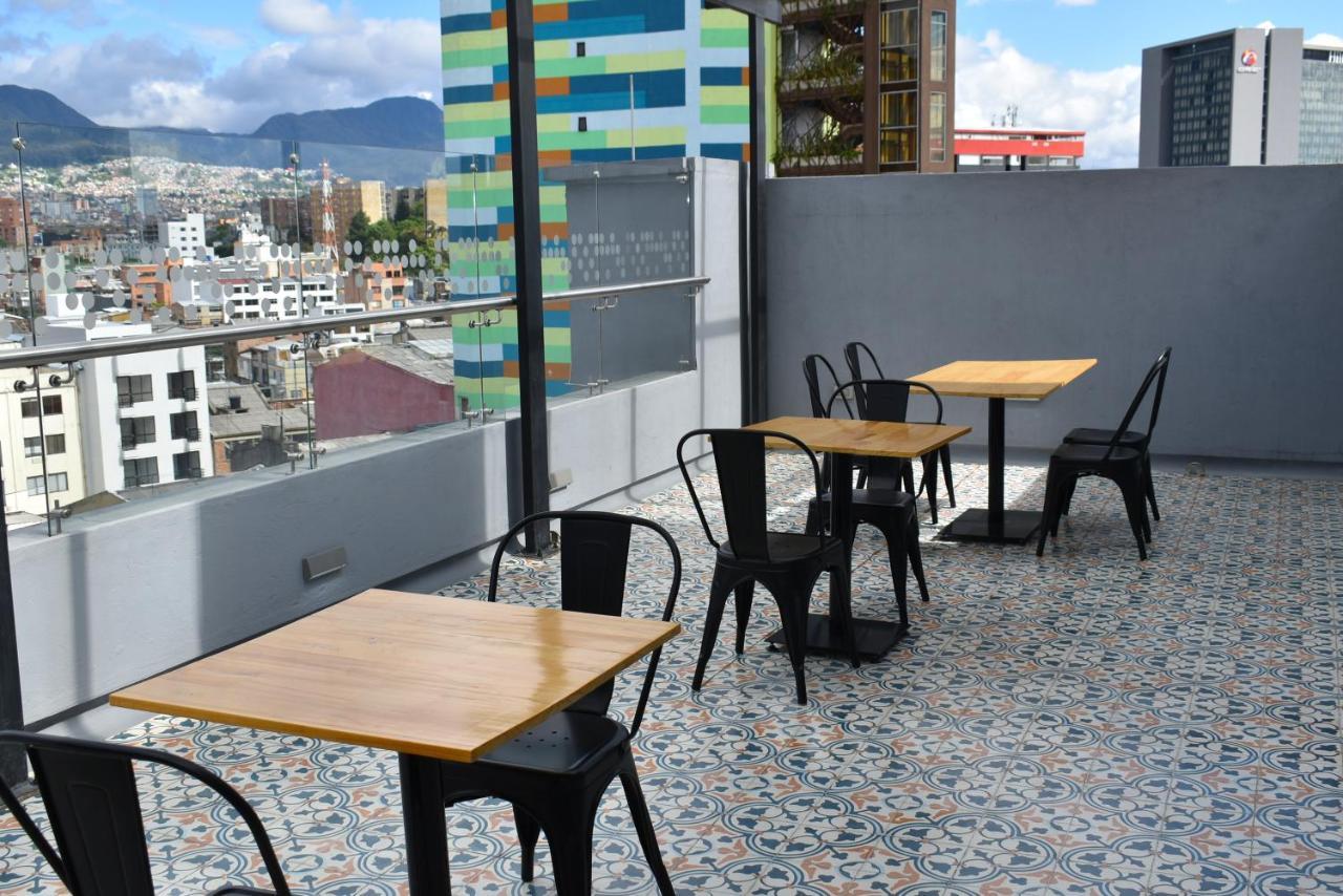 Em Hotel Corferias Embajada Americana 보고타 외부 사진