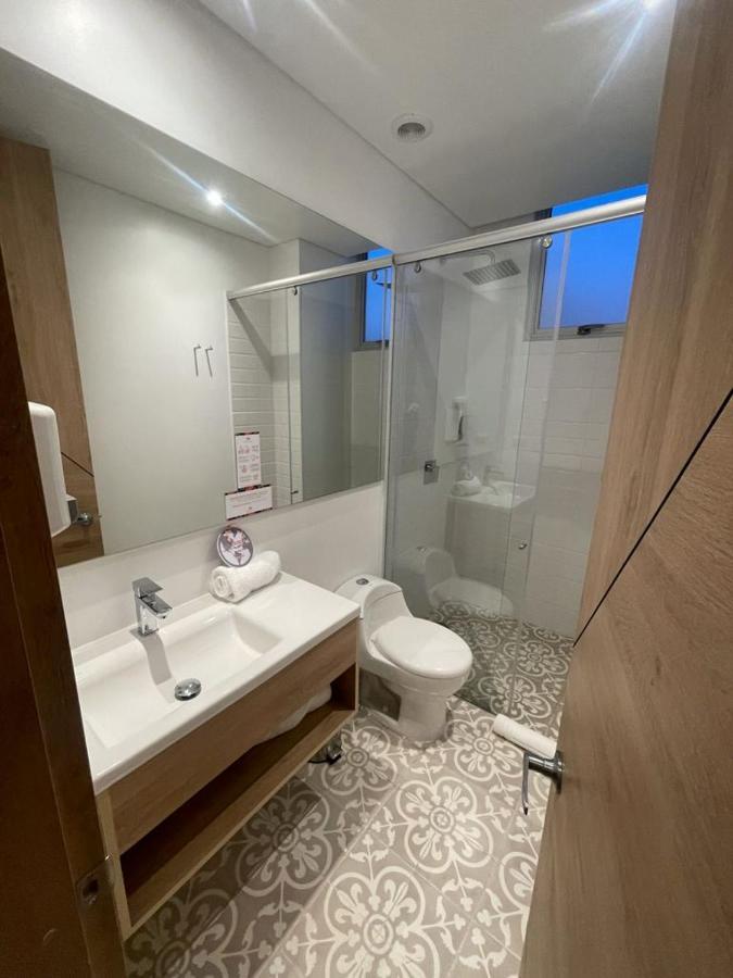 Em Hotel Corferias Embajada Americana 보고타 외부 사진