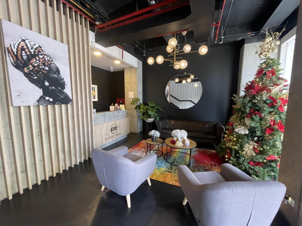 Em Hotel Corferias Embajada Americana 보고타 외부 사진