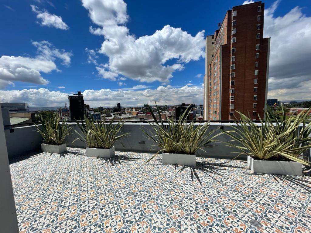 Em Hotel Corferias Embajada Americana 보고타 외부 사진